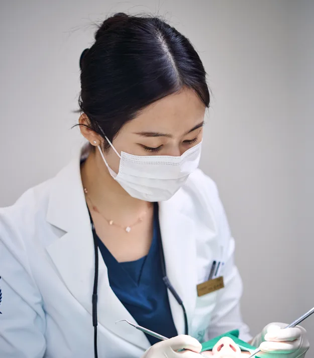 왜소치 라미네이트, 작아 보이는 앞니에 좋습니다.